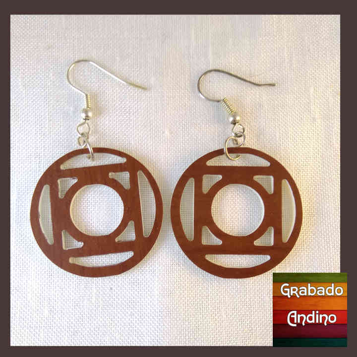 aretes ethnicos redondos con cuadrados pequeños
