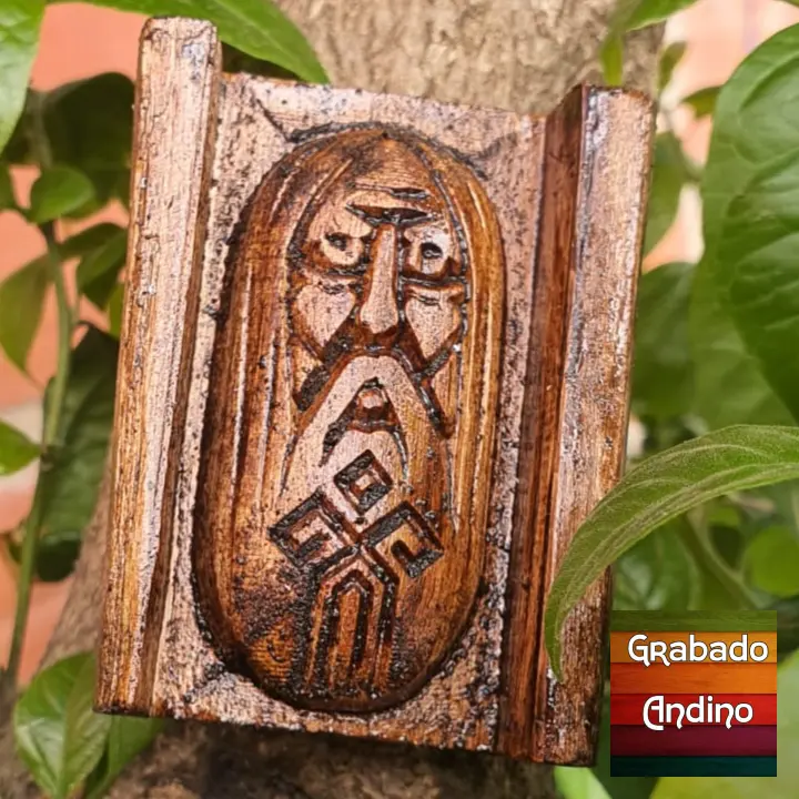druida protector en madera