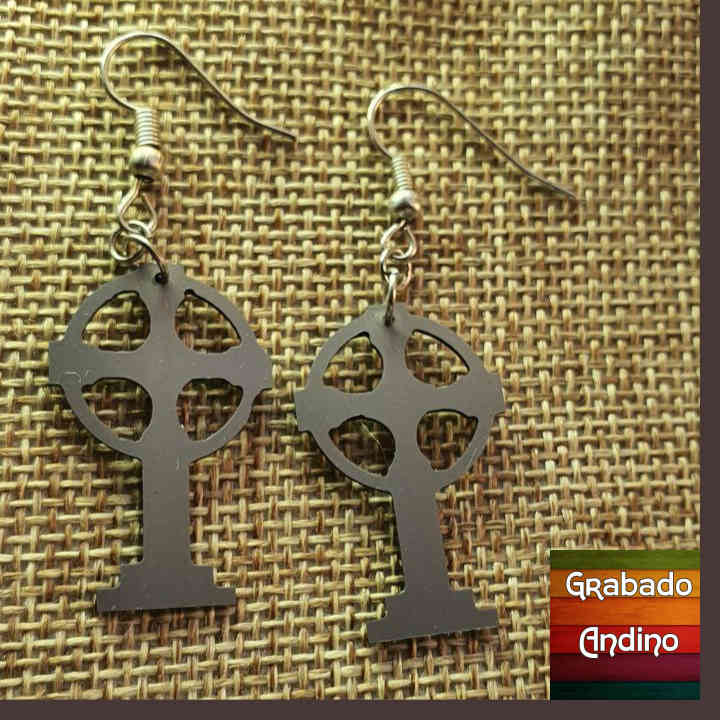 aretes cruces celticas verticales