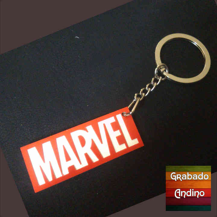 llavero marvel logo