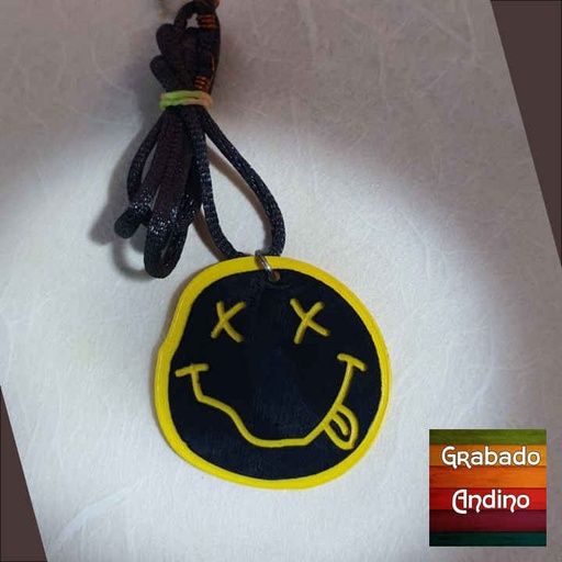 [com08] collar nirvana smiley face