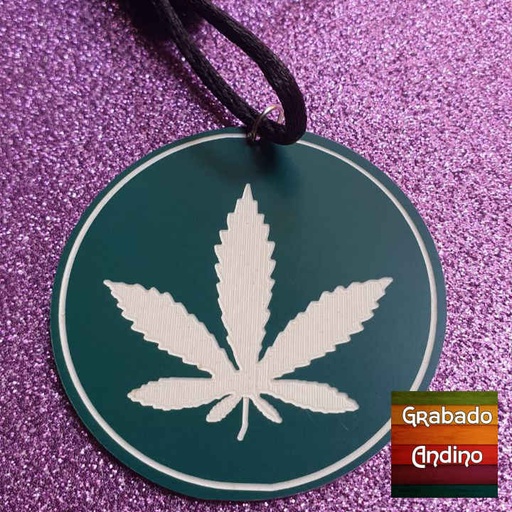 [coma01] collar marijuana grabado