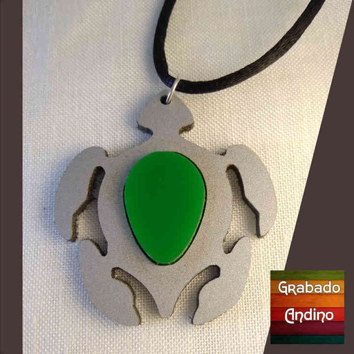 [cova09] collar tortuga en alubond con inserto plexiglass